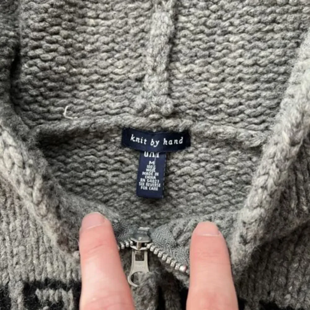 Vintage GAP Hand Knit Cowichan Full Zip Cardigan Sweater Size Medium 90s - Picture 3 of 10